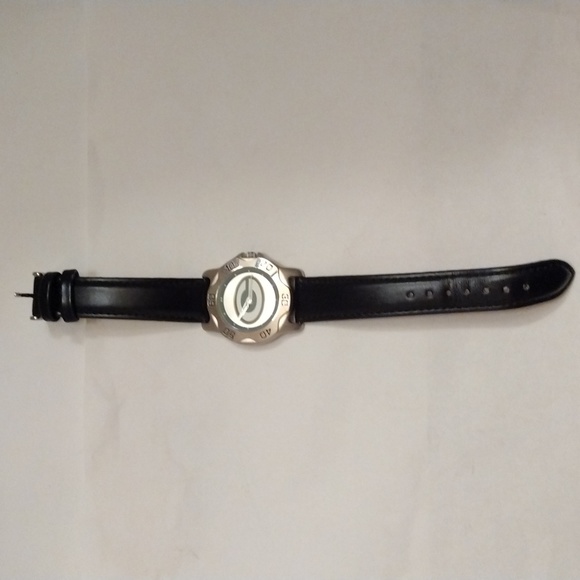 HP! EUC NFL Green Bay Packers Water Resistant Genuine Leather Band Watch! - Picture 3 of 8